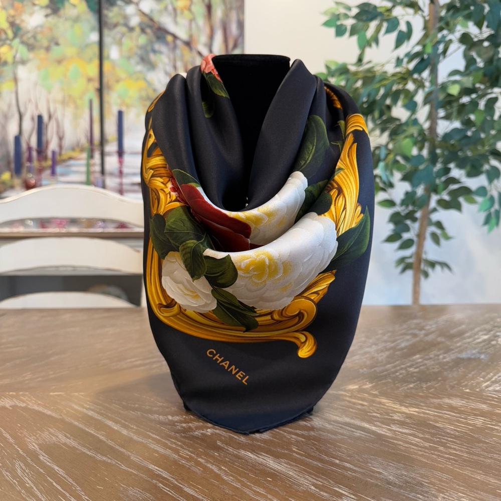 Authentic Chanel Scarf - Picture 4 of 8